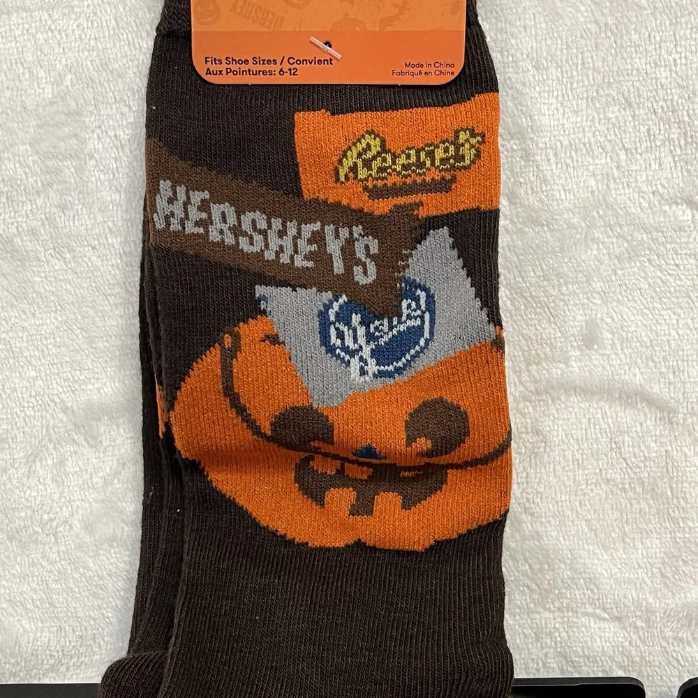 HERSHEY'S Halloween Novelty Crew Socks Sz 6-12 Brown York Reese's Hershey Candy
